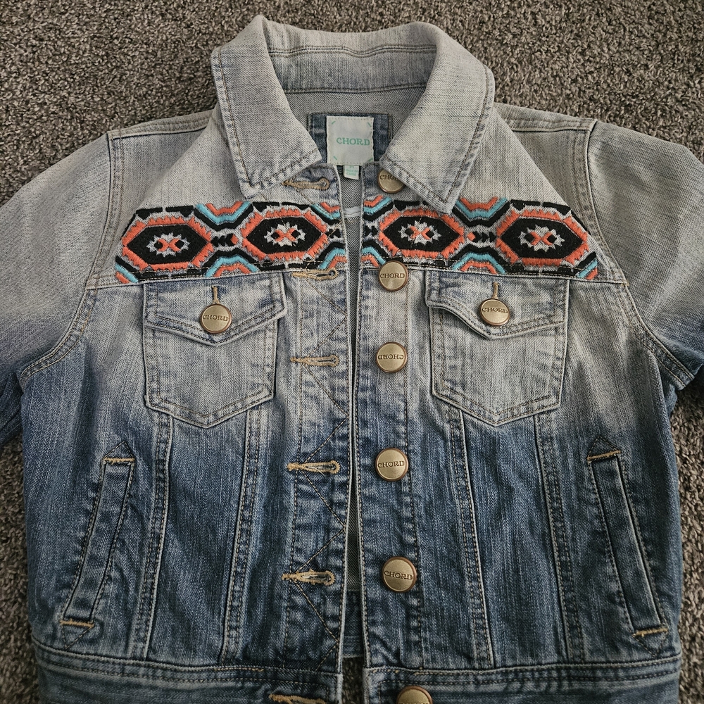 CHORD Women’s Medium Denim Jacket Aztec Embroidered Cropped